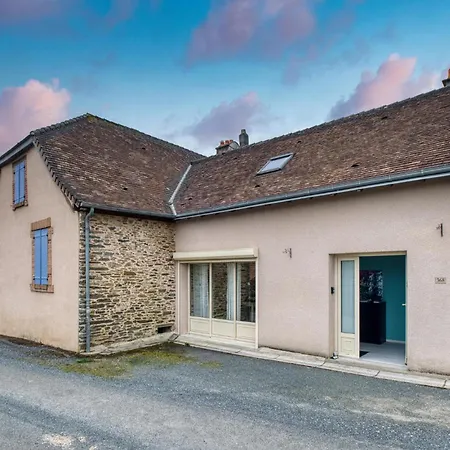 Holiday home Beautiful In Jumilhac-le Grand With Kitchen Jumilhac-le-Grand
